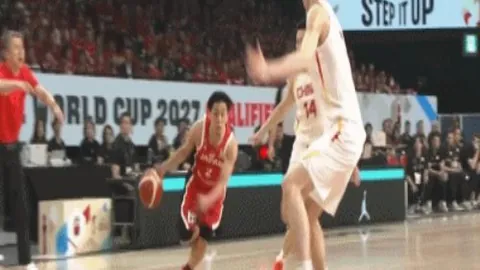 刘雨欣跳水惊艳，身材比例完美，令人心动！